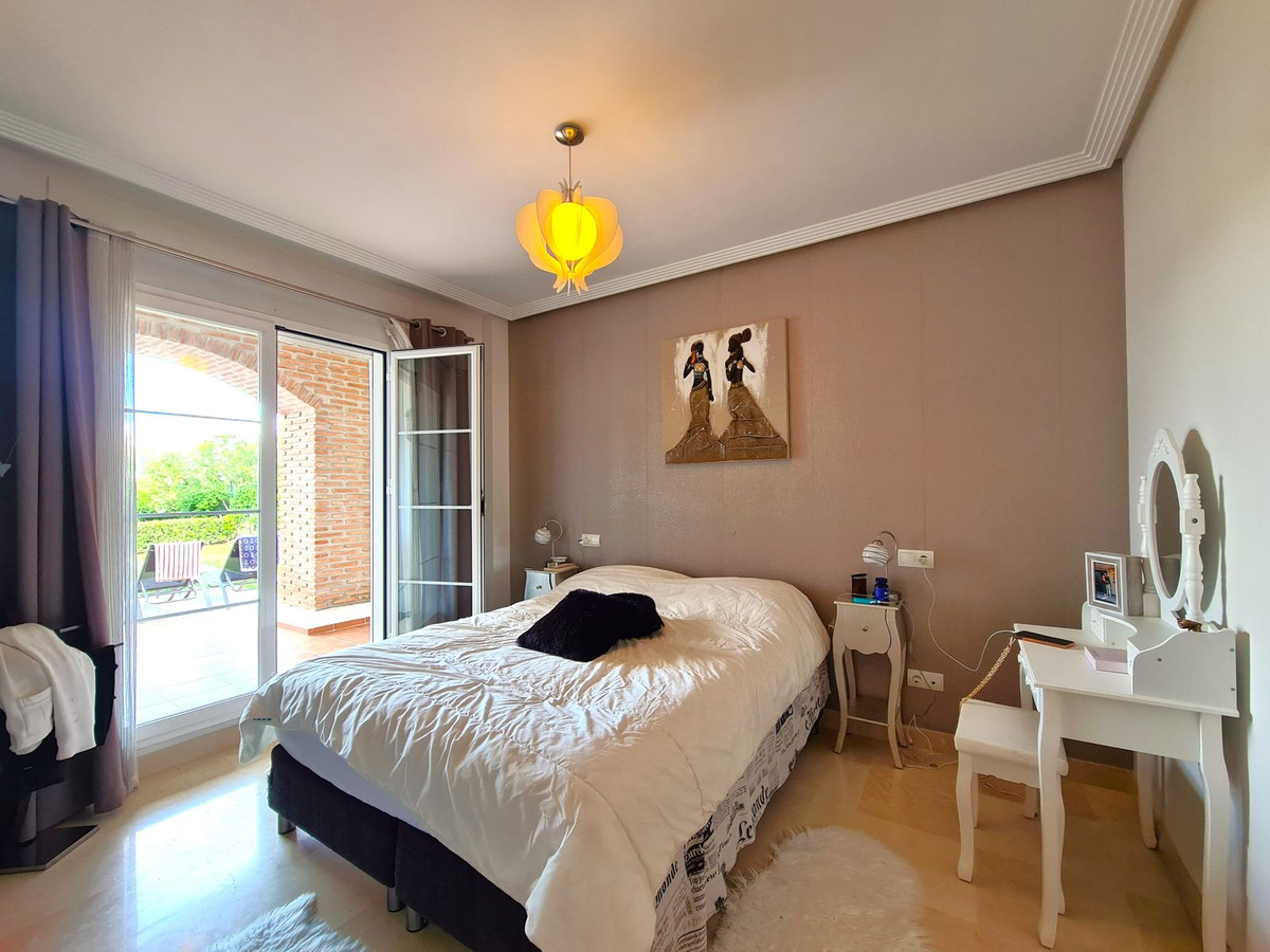 3 Bed Apartment for sale in Benahavís Costa Del Sol, Málaga, Spain
