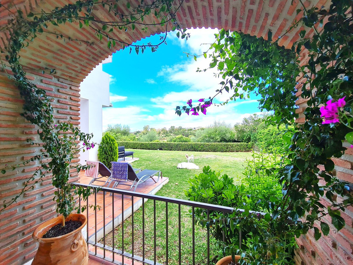 3 Bed Apartment for sale in Benahavís Costa Del Sol, Málaga, Spain