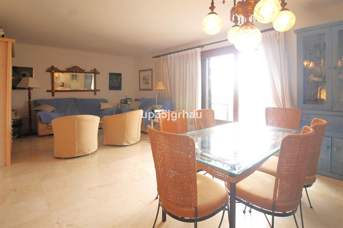 4 Bed Apartment for sale in Estepona Costa Del Sol, Málaga, Spain