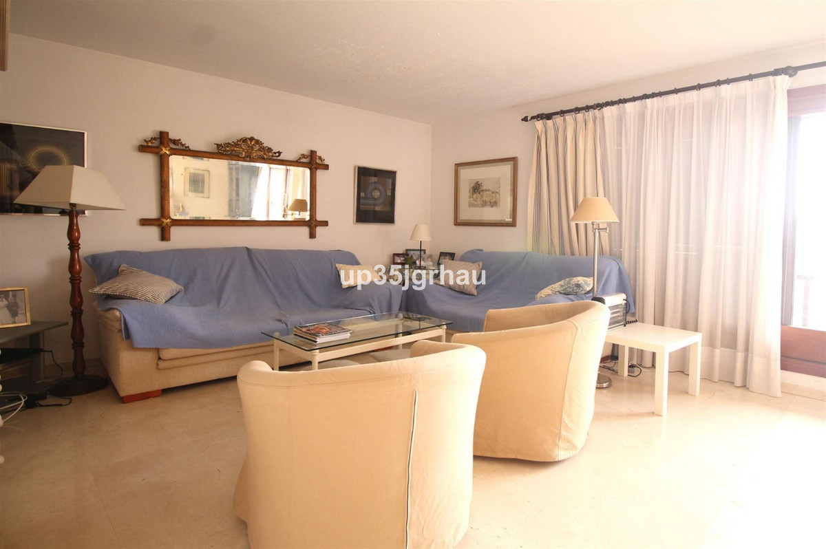4 Bed Apartment for sale in Estepona Costa Del Sol, Málaga, Spain