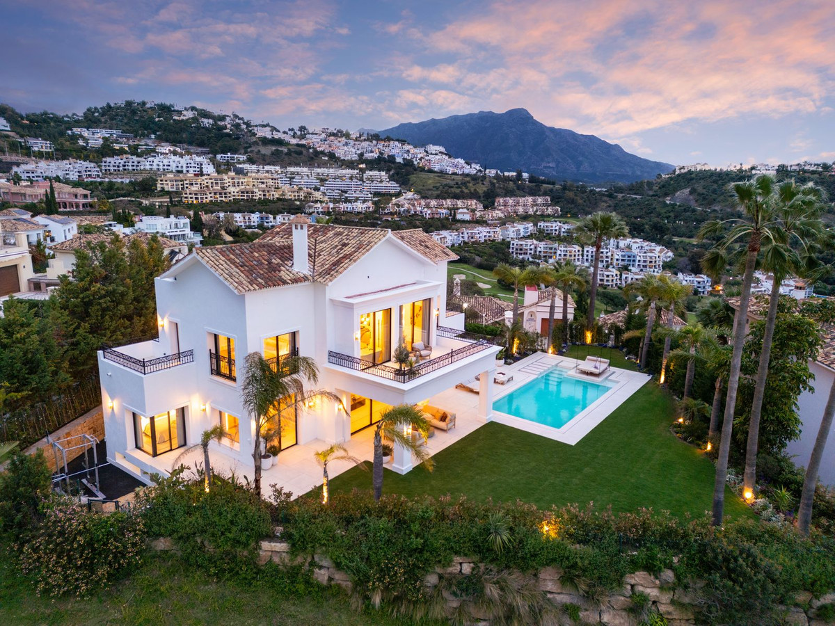 Se vende Villa - Chalet de 5 dormitorios en Costa Del Sol, Málaga, España