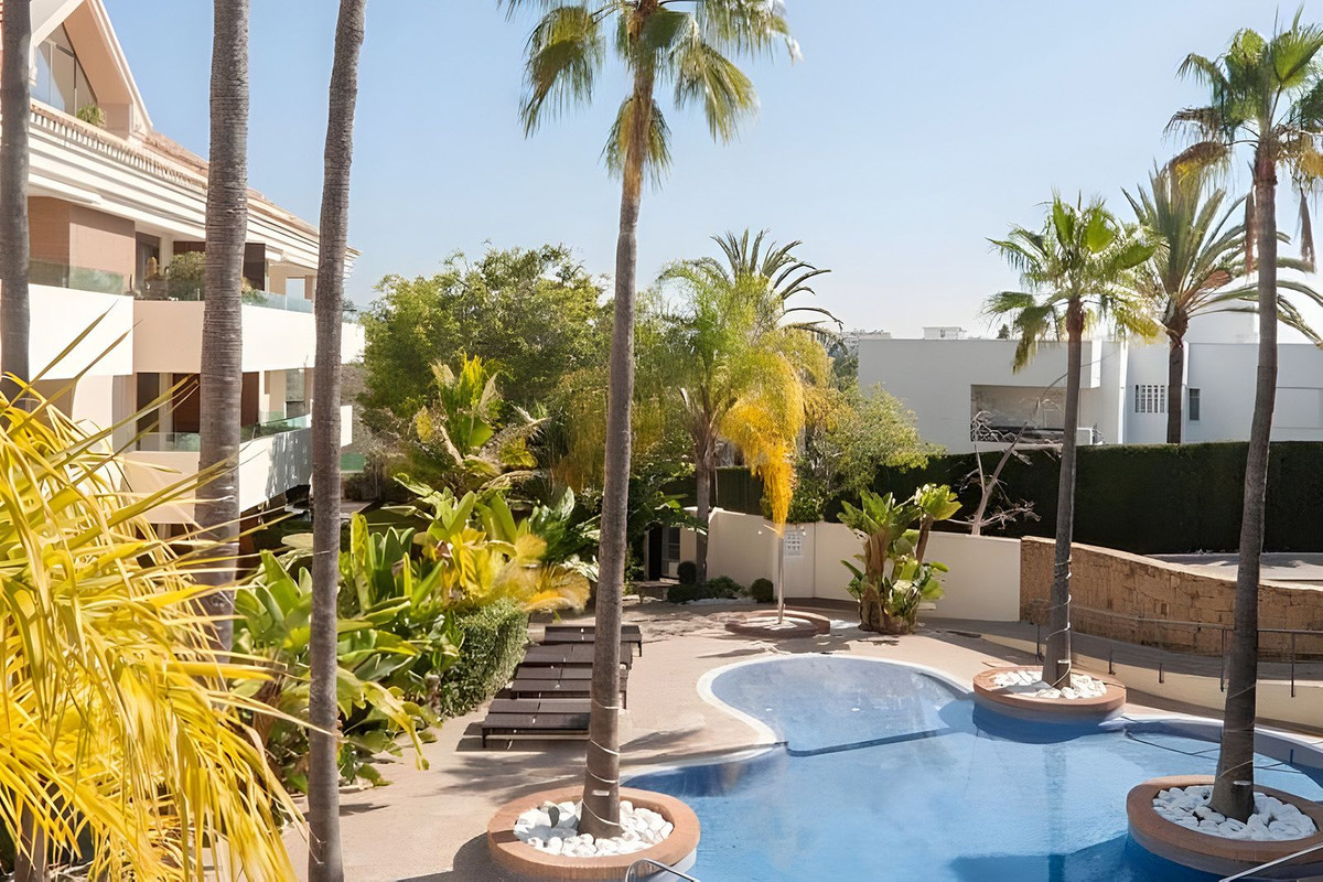 Se vende Apartamento Planta Media de 3 dormitorios en Costa Del Sol, Málaga, España