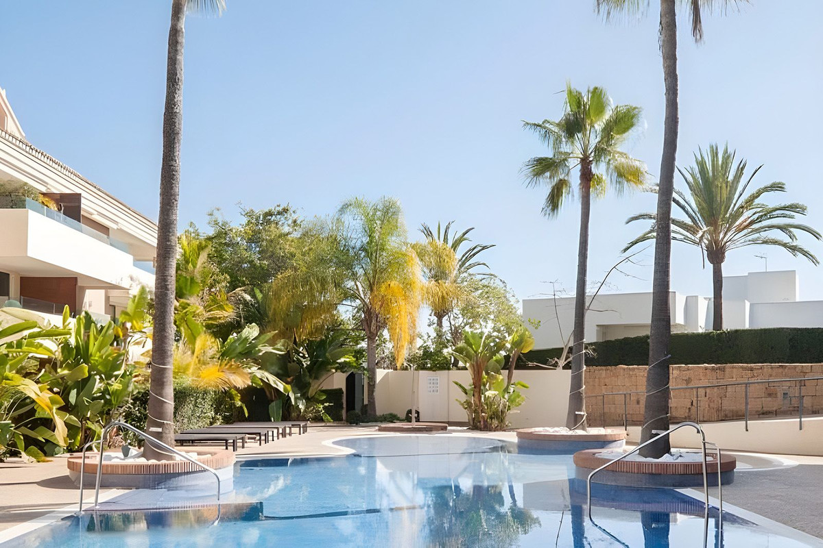 Se vende Apartamento Planta Media de 3 dormitorios en Costa Del Sol, Málaga, España
