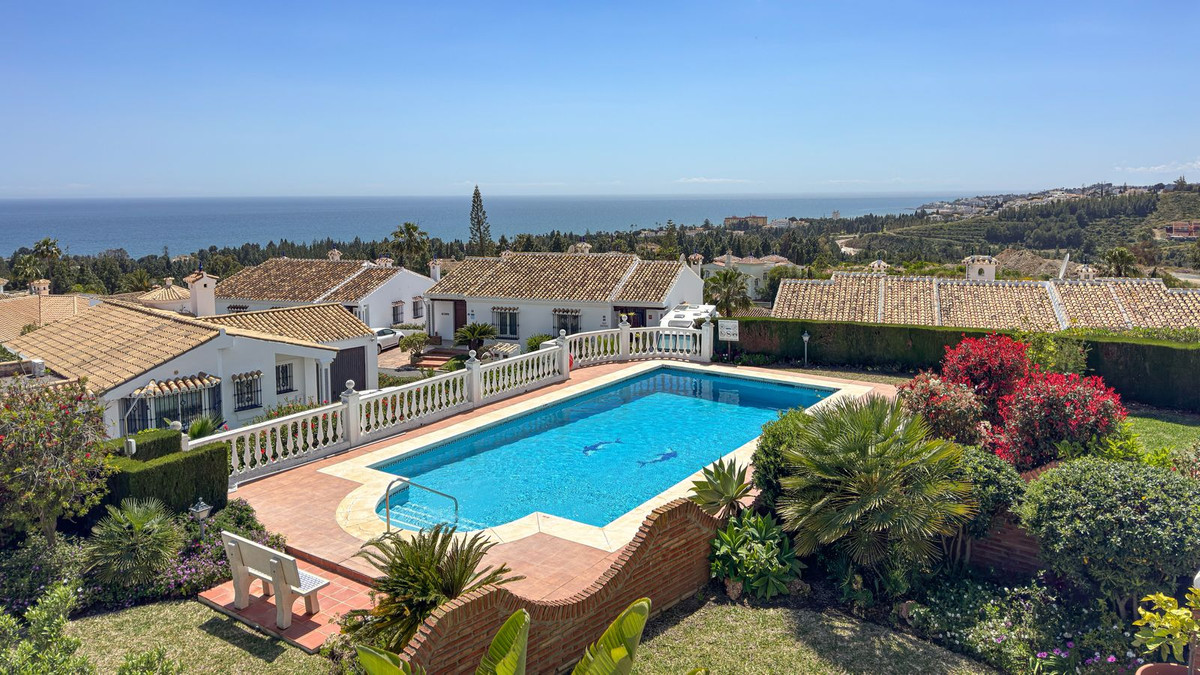 Se vende Apartamento Planta Media de 2 dormitorios en Costa Del Sol, Málaga, España