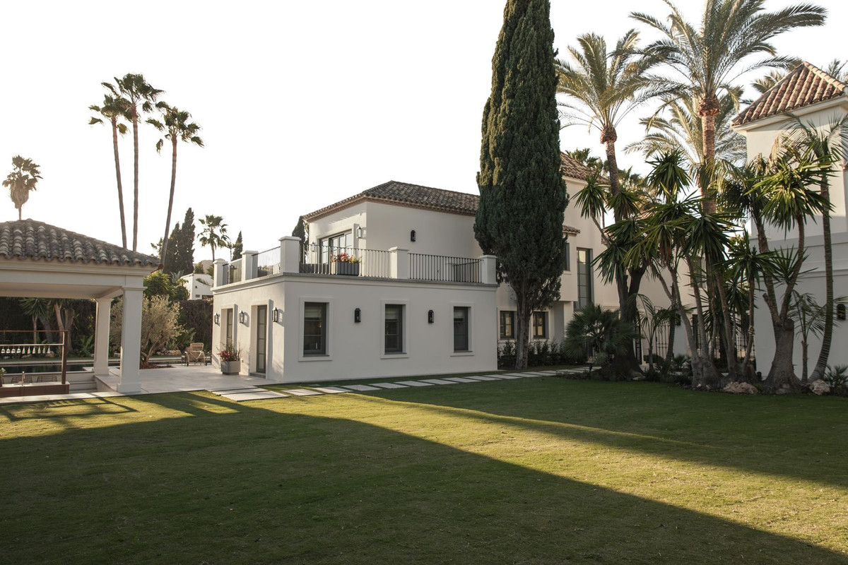 Se vende Villa - Chalet de 6 dormitorios en Costa Del Sol, Málaga, España