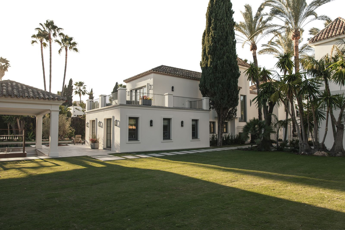 Se vende Villa - Chalet de 6 dormitorios en Costa Del Sol, Málaga, España