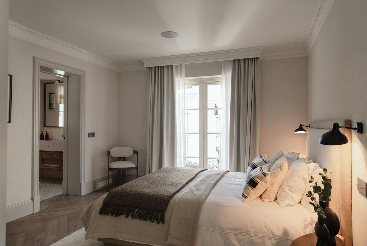 Se vende Villa - Chalet de 6 dormitorios en Costa Del Sol, Málaga, España