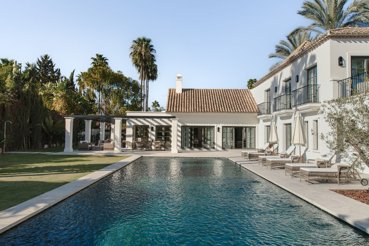 Se vende Villa - Chalet de 6 dormitorios en Costa Del Sol, Málaga, España