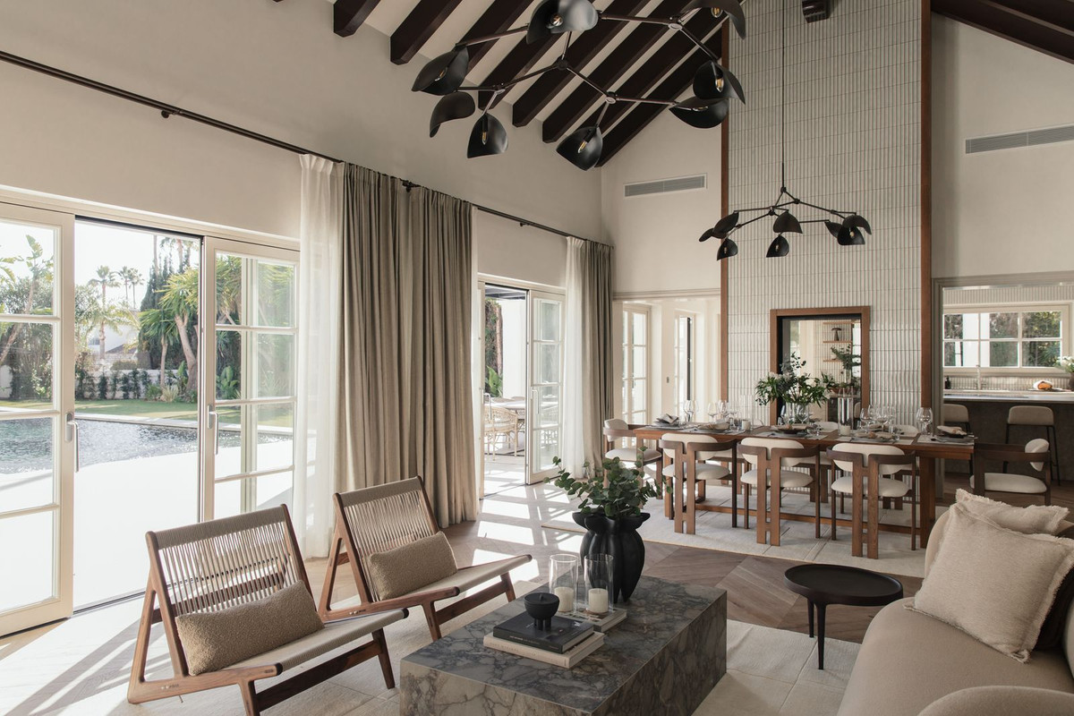 Se vende Villa - Chalet de 6 dormitorios en Costa Del Sol, Málaga, España