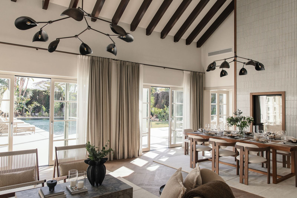 Se vende Villa - Chalet de 6 dormitorios en Costa Del Sol, Málaga, España