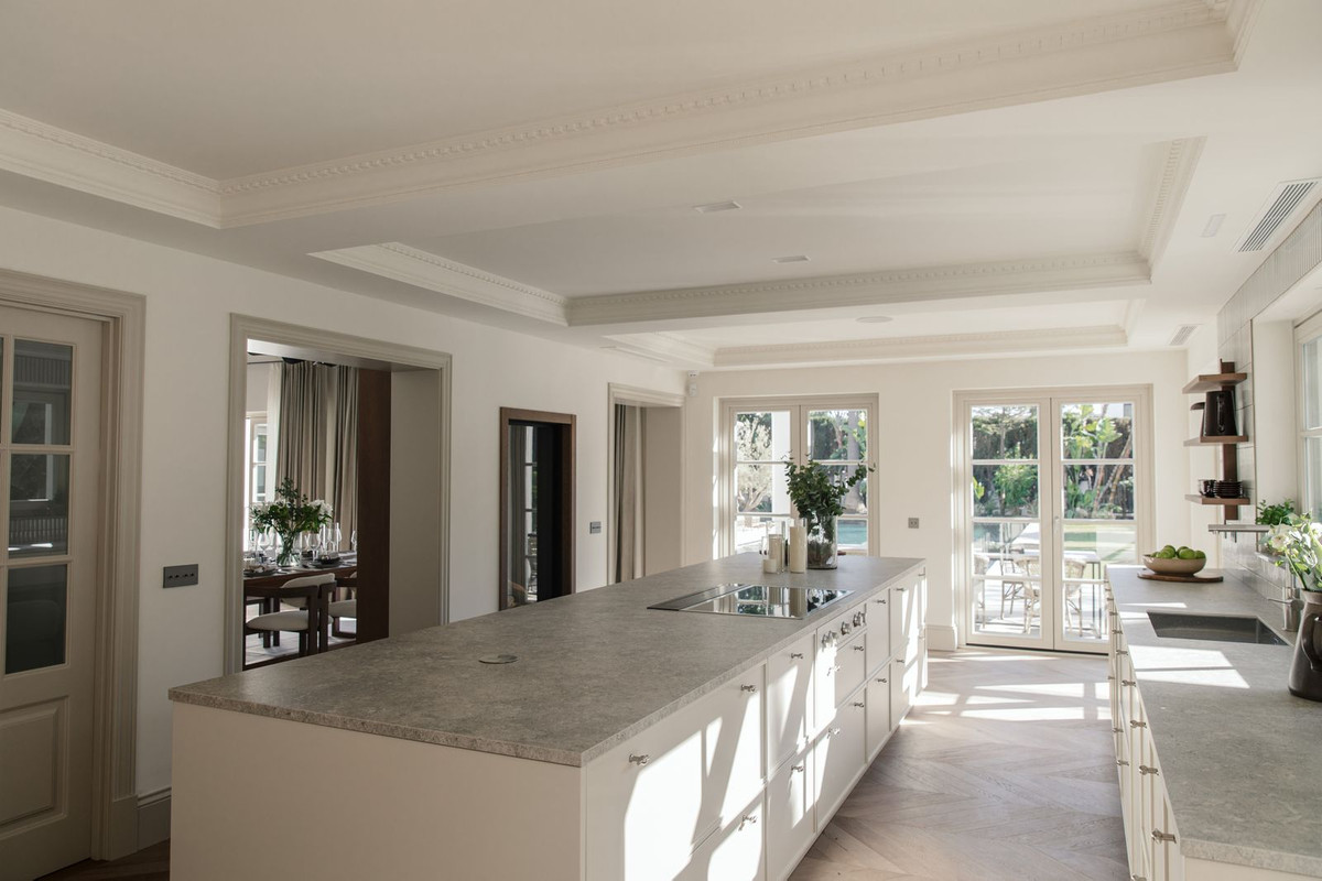 Se vende Villa - Chalet de 6 dormitorios en Costa Del Sol, Málaga, España