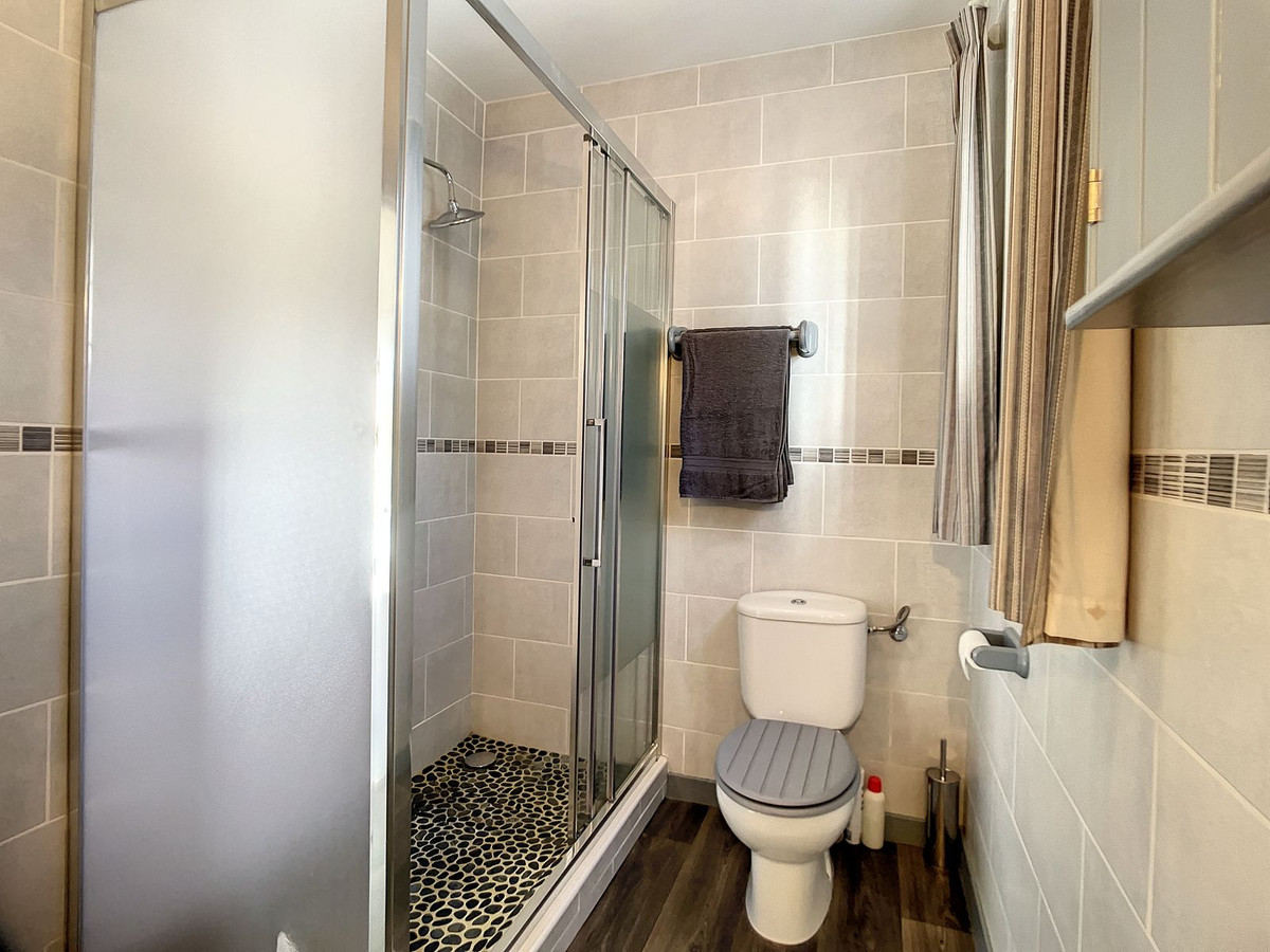 Se vende Finca - Cortijo de 4 dormitorios en Costa Del Sol East, Málaga, España