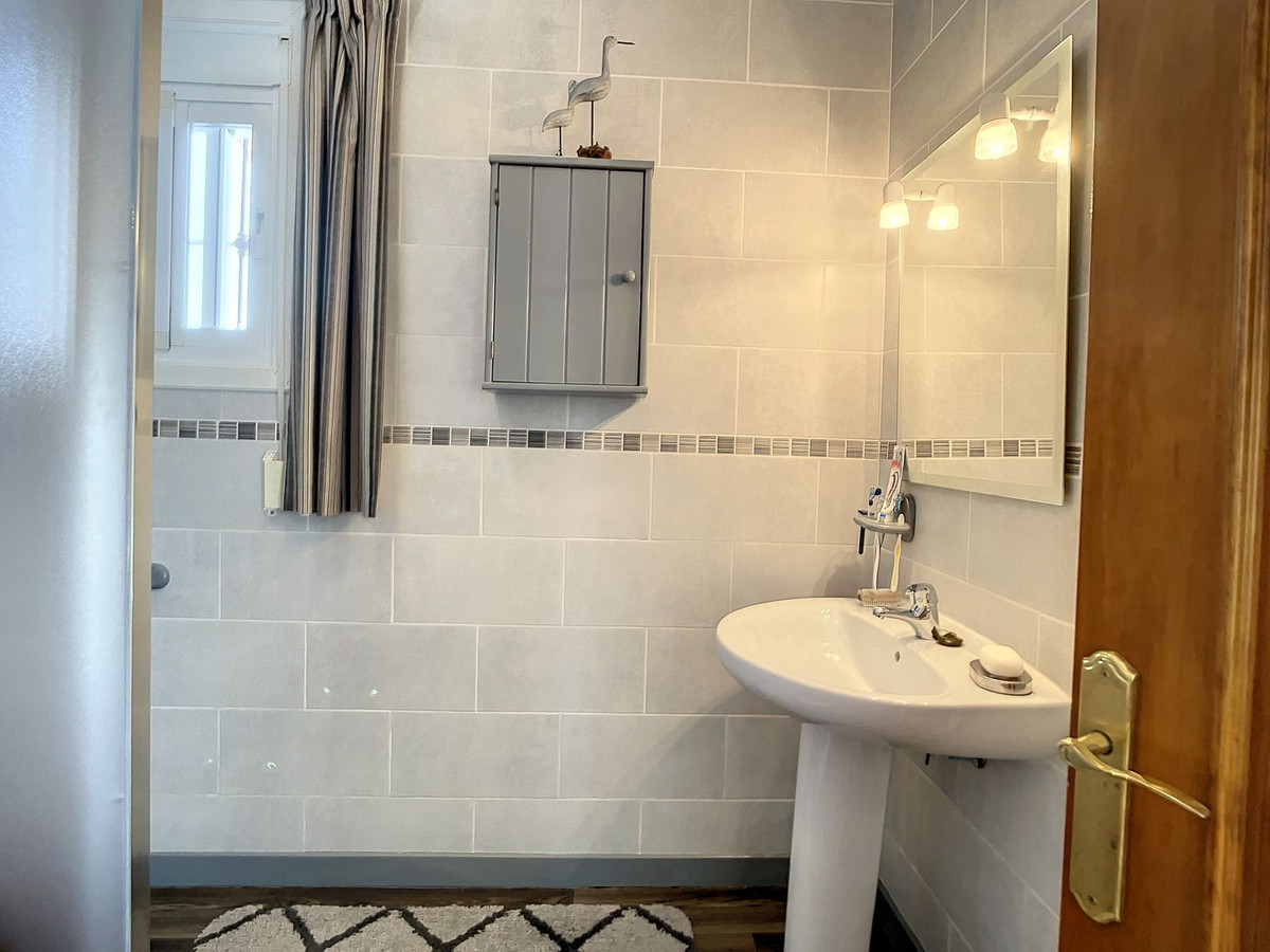 Se vende Finca - Cortijo de 4 dormitorios en Costa Del Sol East, Málaga, España