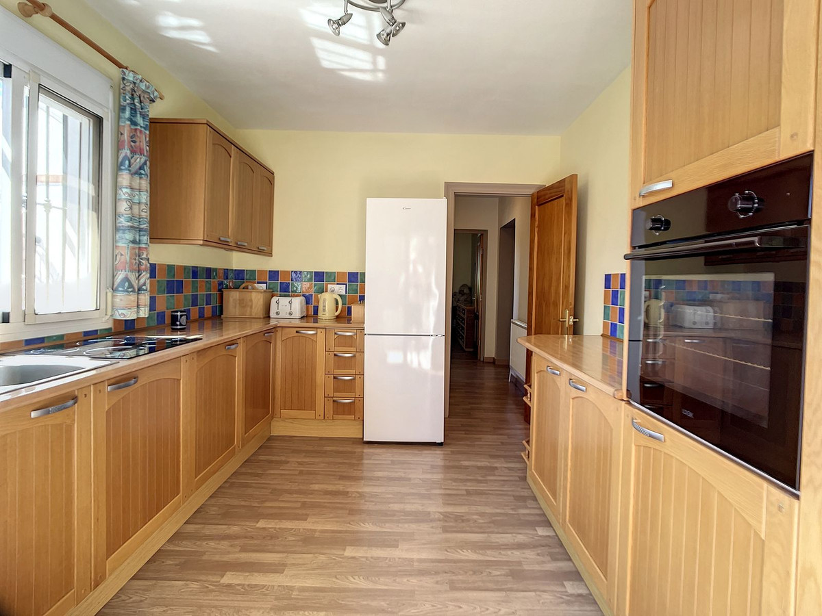Se vende Finca - Cortijo de 4 dormitorios en Costa Del Sol East, Málaga, España