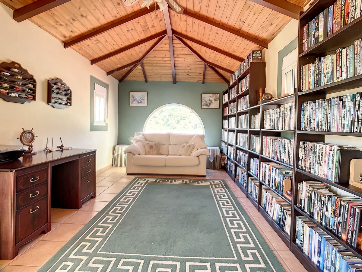 Se vende Finca - Cortijo de 4 dormitorios en Costa Del Sol East, Málaga, España
