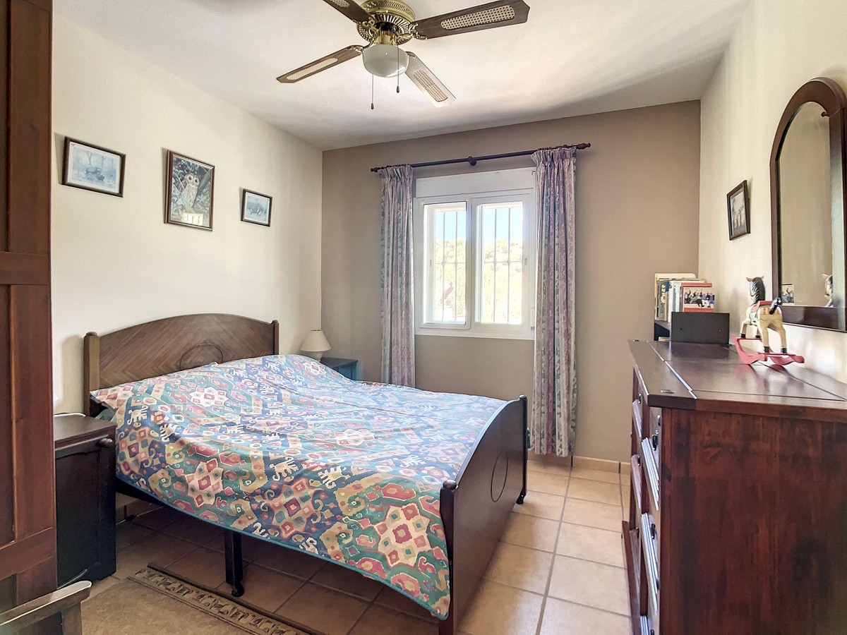 Se vende Finca - Cortijo de 4 dormitorios en Costa Del Sol East, Málaga, España