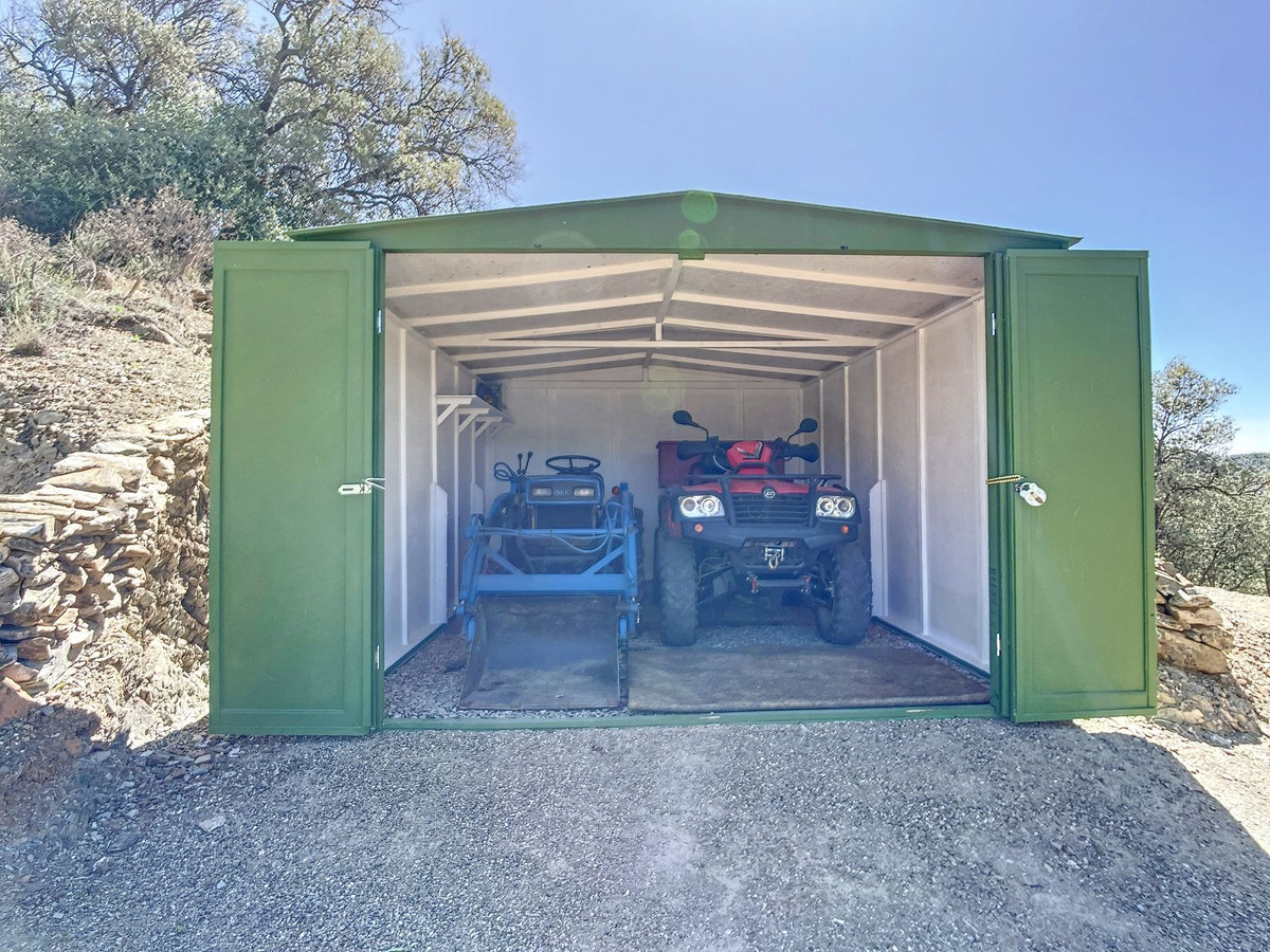 Se vende Finca - Cortijo de 4 dormitorios en Costa Del Sol East, Málaga, España