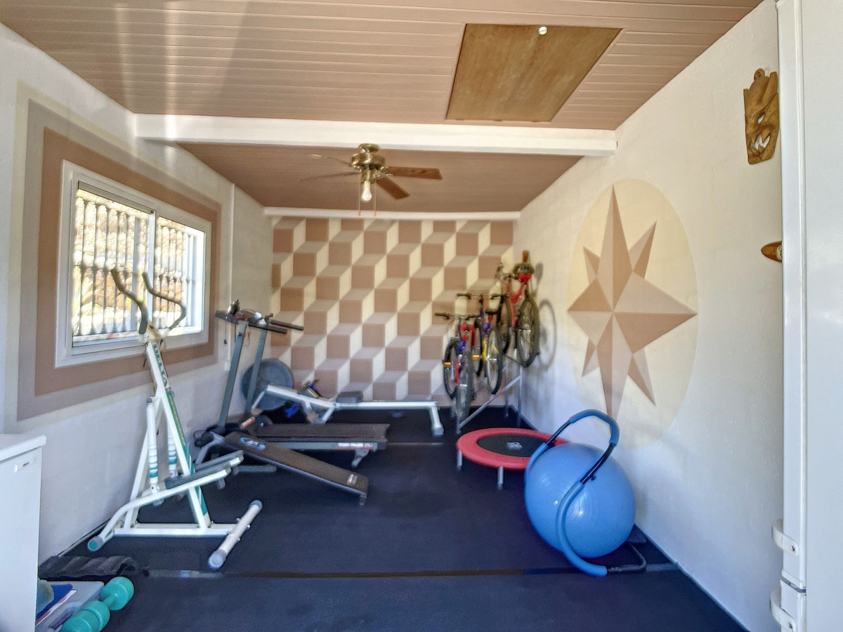 Se vende Finca - Cortijo de 4 dormitorios en Costa Del Sol East, Málaga, España