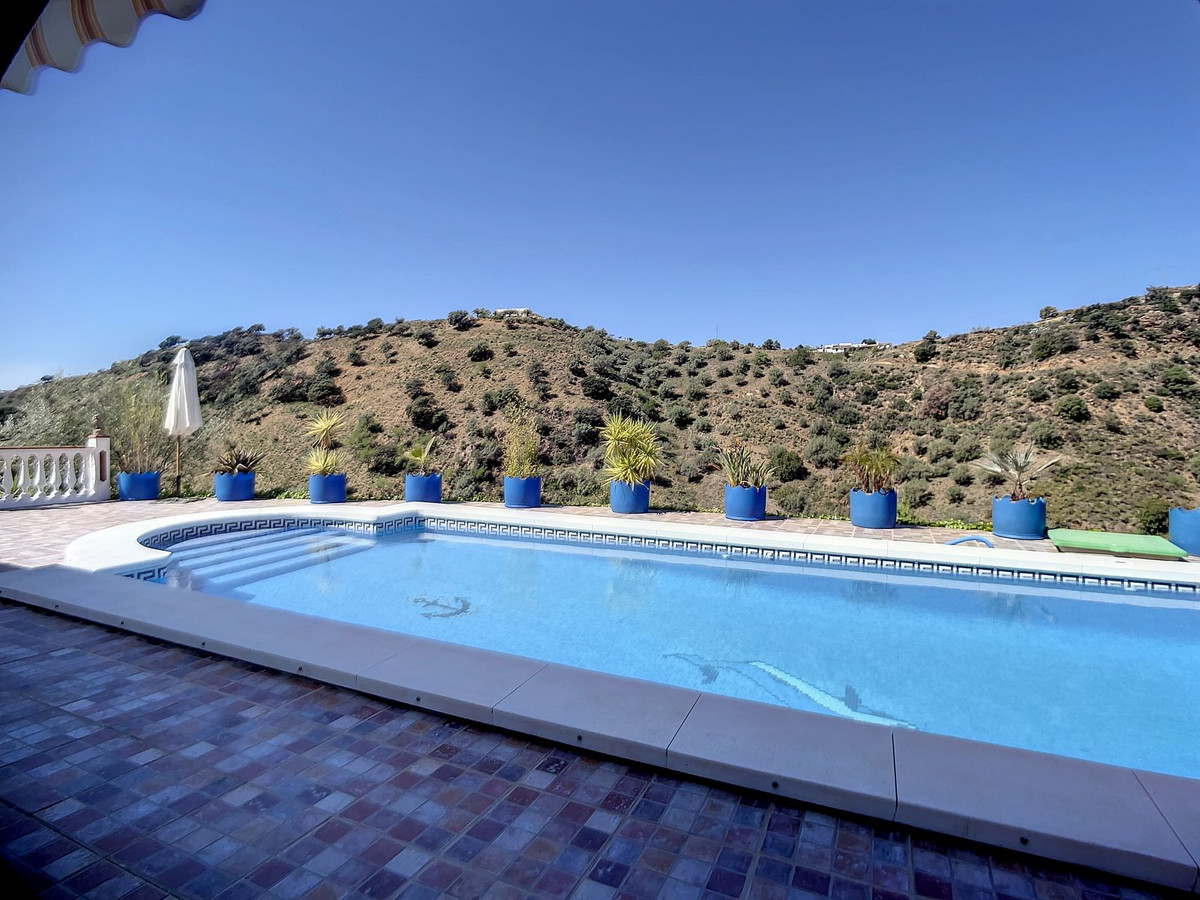 Se vende Finca - Cortijo de 4 dormitorios en Costa Del Sol East, Málaga, España
