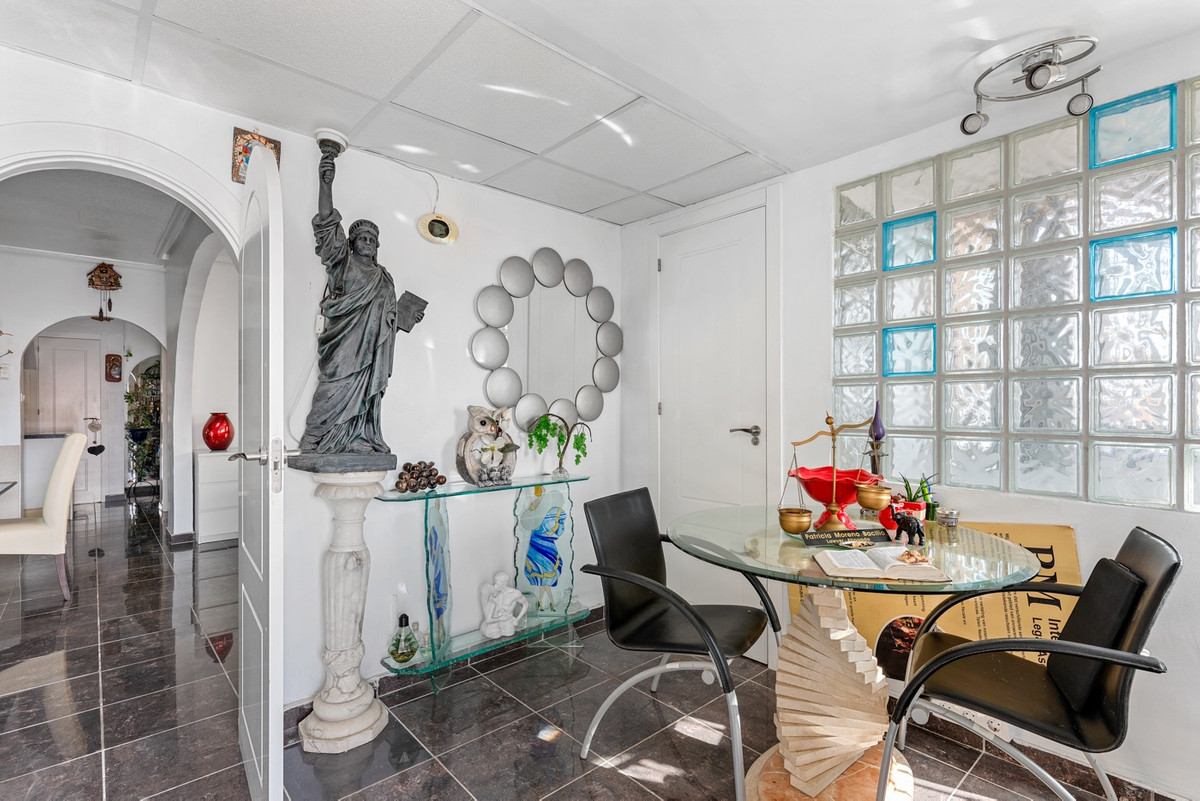 Se vende Villa - Chalet de 4 dormitorios en Costa Blanca, Alicante, España