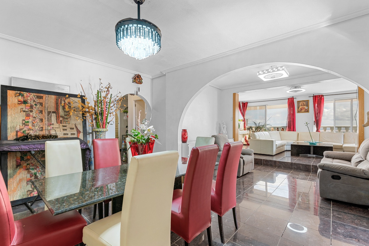 Se vende Villa - Chalet de 4 dormitorios en Costa Blanca, Alicante, España