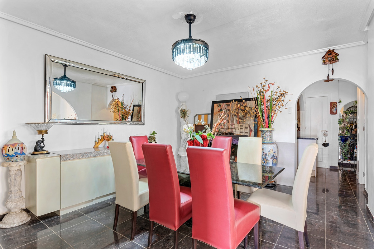 Se vende Villa - Chalet de 4 dormitorios en Costa Blanca, Alicante, España