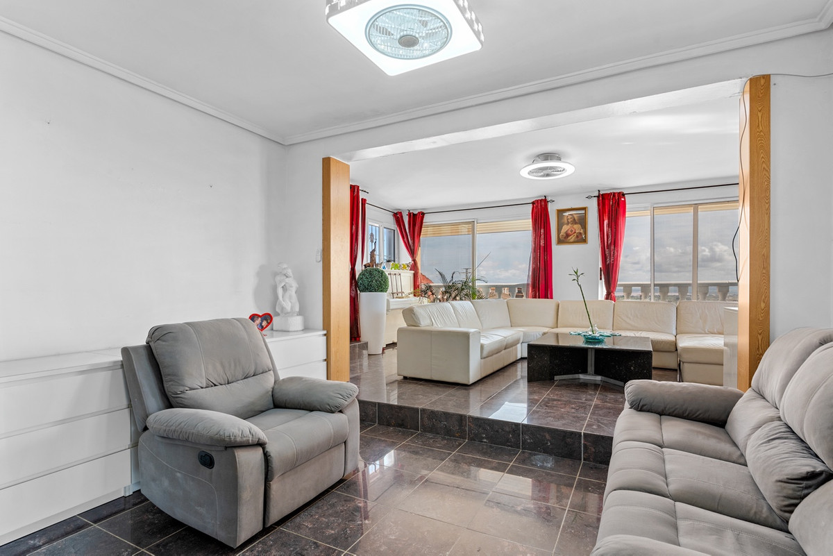 Se vende Villa - Chalet de 4 dormitorios en Costa Blanca, Alicante, España