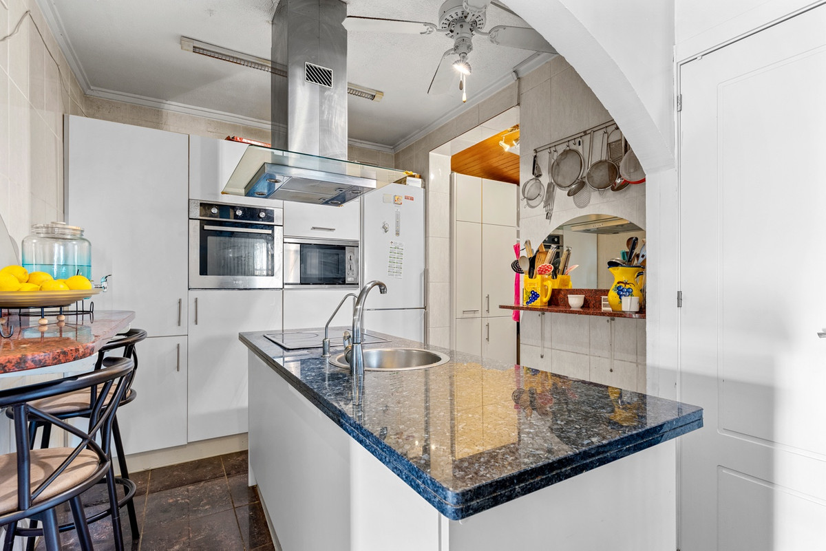 Se vende Villa - Chalet de 4 dormitorios en Costa Blanca, Alicante, España