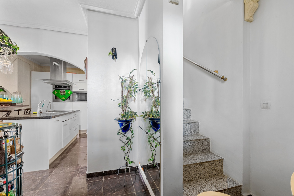 Se vende Villa - Chalet de 4 dormitorios en Costa Blanca, Alicante, España