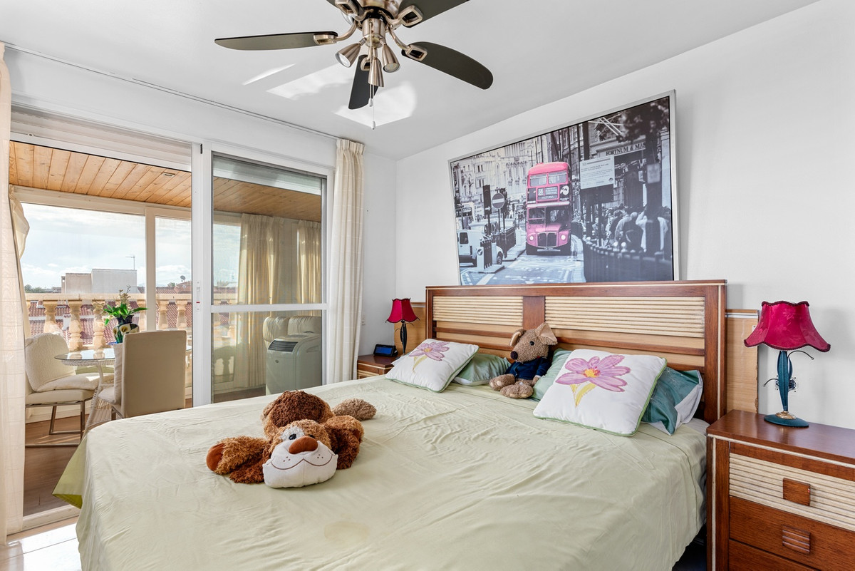 Se vende Villa - Chalet de 4 dormitorios en Costa Blanca, Alicante, España