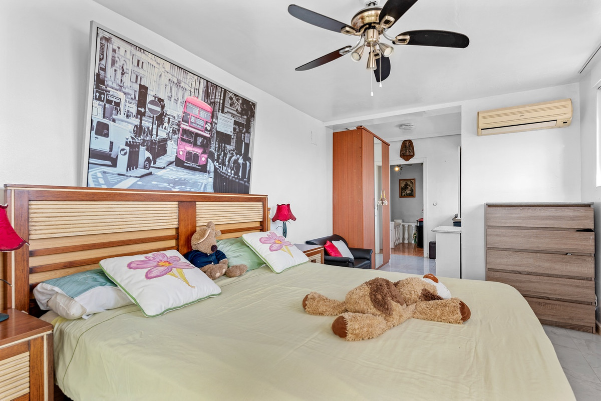 Se vende Villa - Chalet de 4 dormitorios en Costa Blanca, Alicante, España