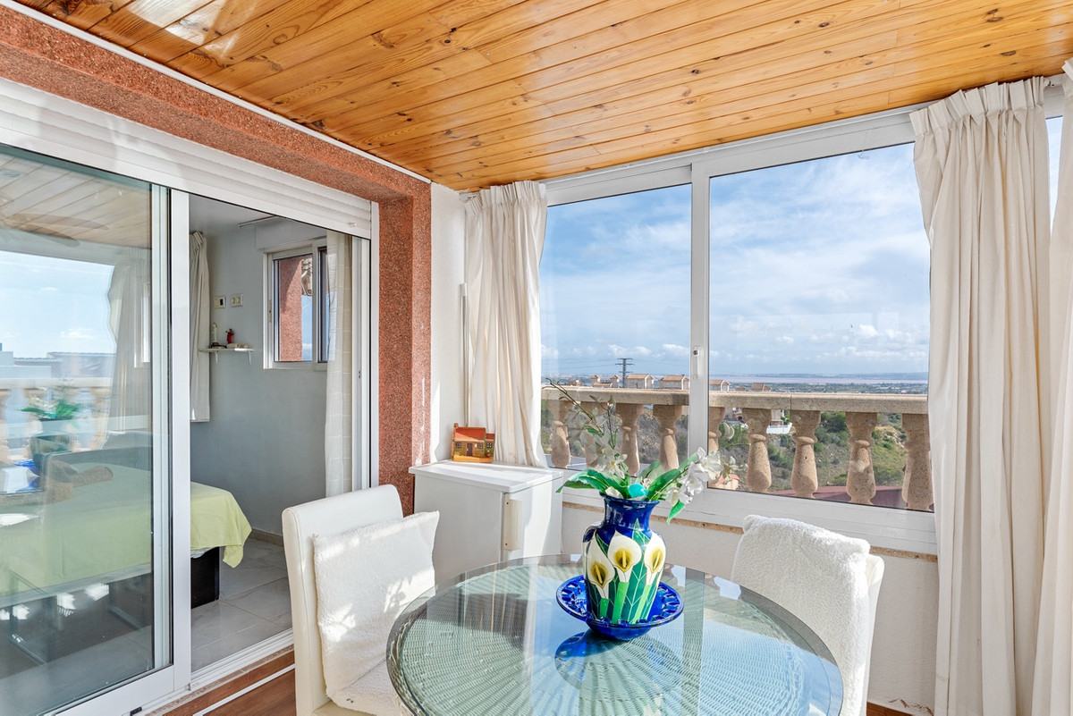 Se vende Villa - Chalet de 4 dormitorios en Costa Blanca, Alicante, España