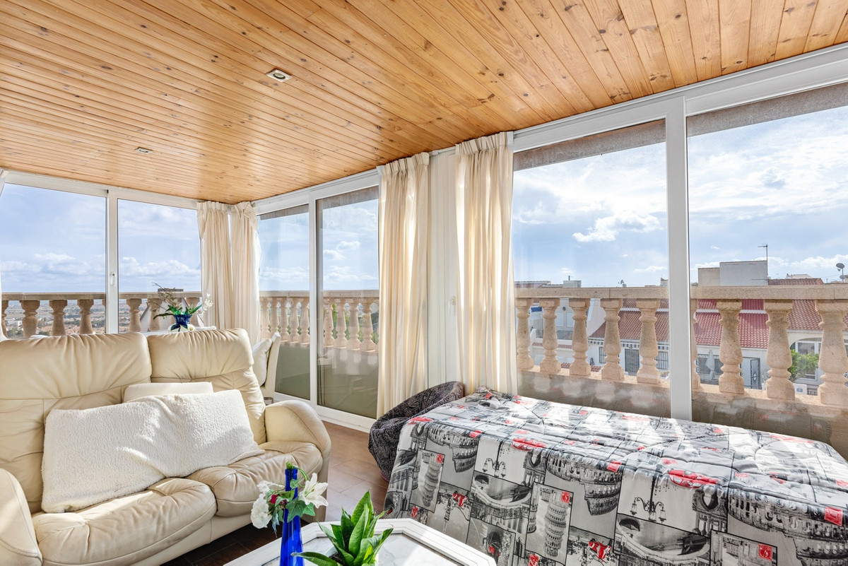 Se vende Villa - Chalet de 4 dormitorios en Costa Blanca, Alicante, España