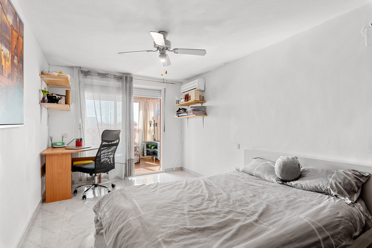 Se vende Villa - Chalet de 4 dormitorios en Costa Blanca, Alicante, España