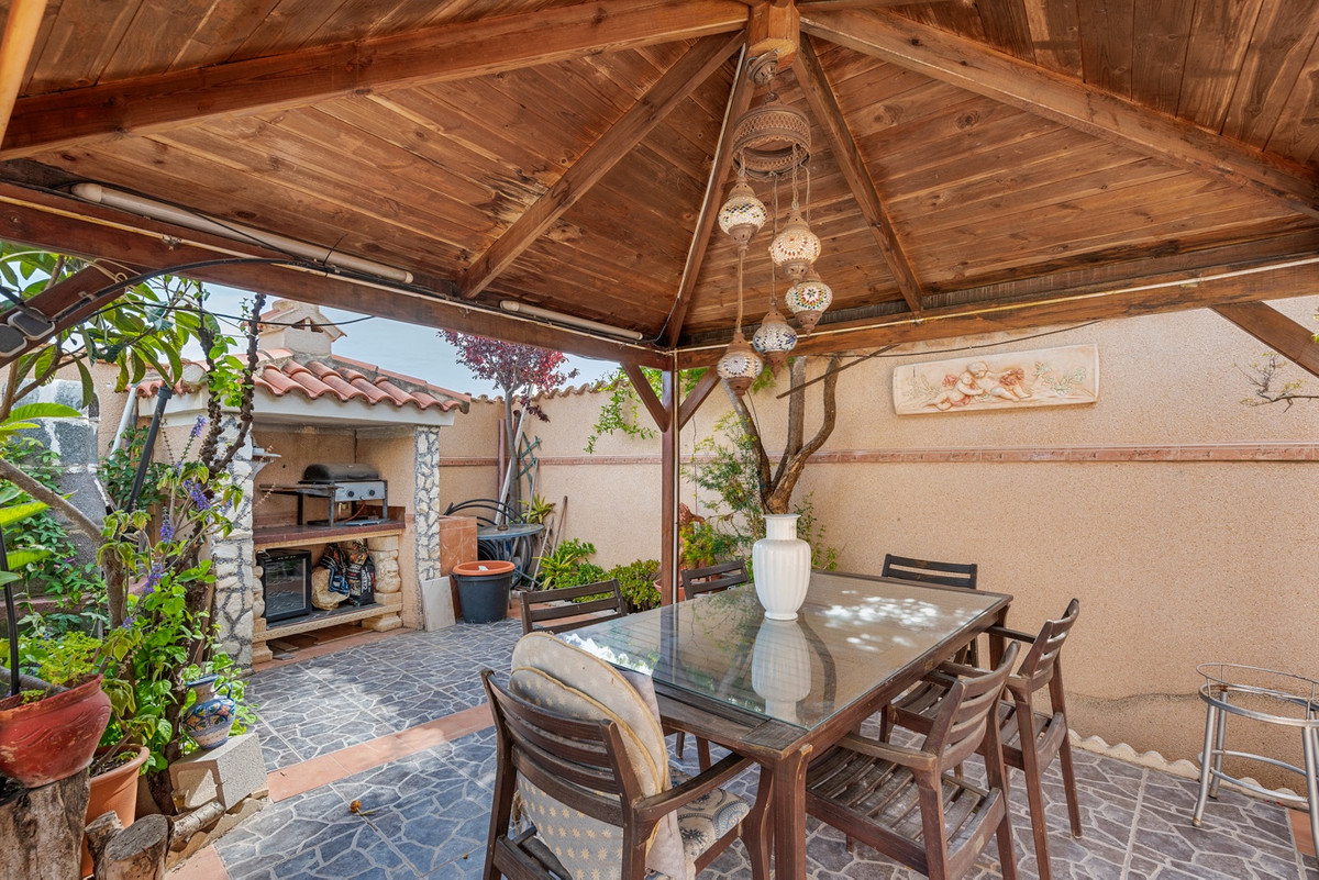 Se vende Villa - Chalet de 4 dormitorios en Costa Blanca, Alicante, España