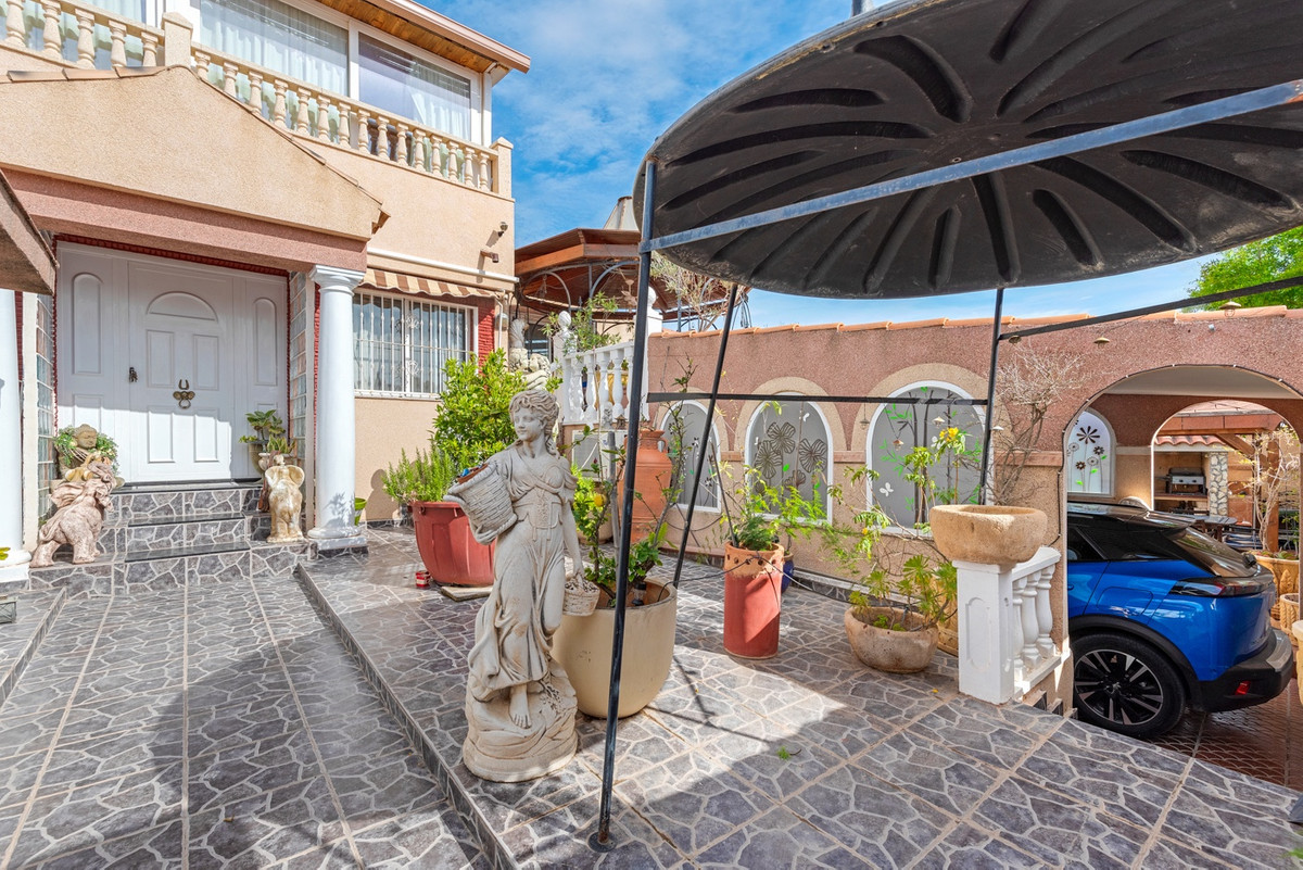 Se vende Villa - Chalet de 4 dormitorios en Costa Blanca, Alicante, España