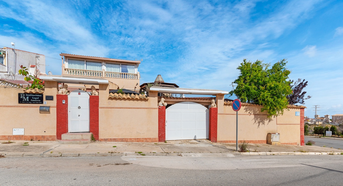Se vende Villa - Chalet de 4 dormitorios en Costa Blanca, Alicante, España