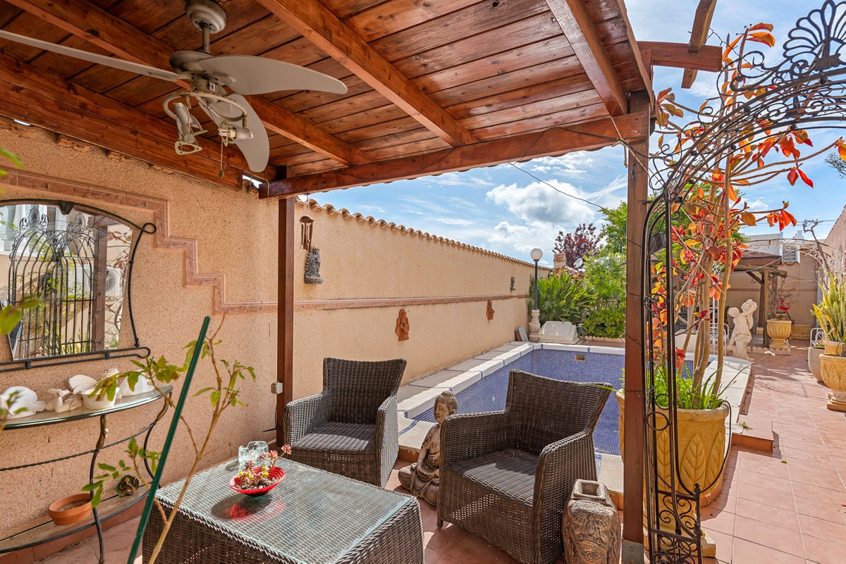 Se vende Villa - Chalet de 4 dormitorios en Costa Blanca, Alicante, España