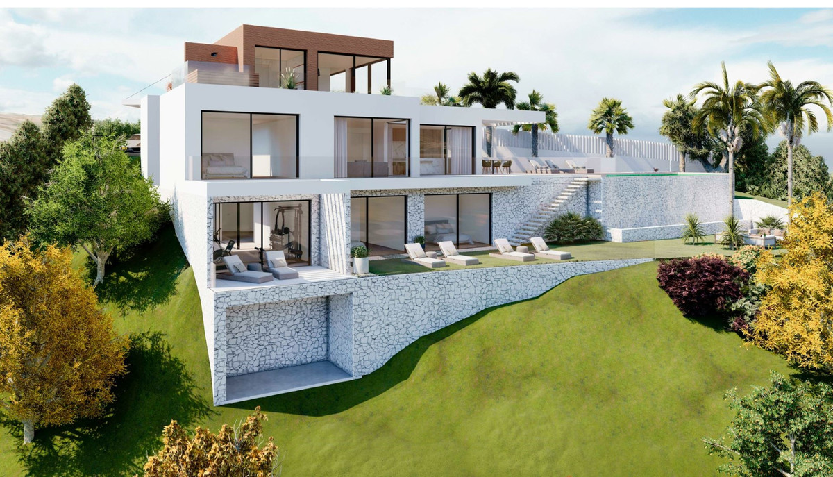 5 Bed Townhouse for sale in Artola Costa Del Sol, Málaga, Spain