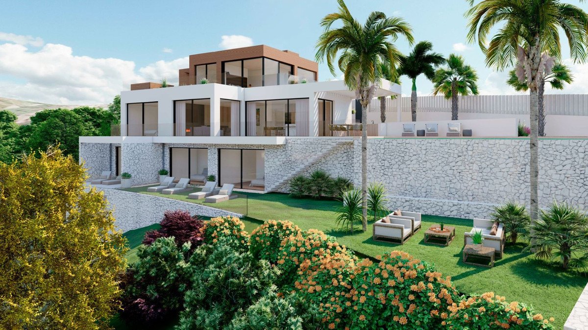 5 Bed Townhouse for sale in Artola Costa Del Sol, Málaga, Spain