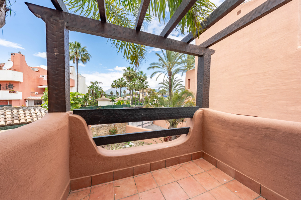 2 Bed Apartment for sale in Estepona Costa Del Sol, Málaga, Spain