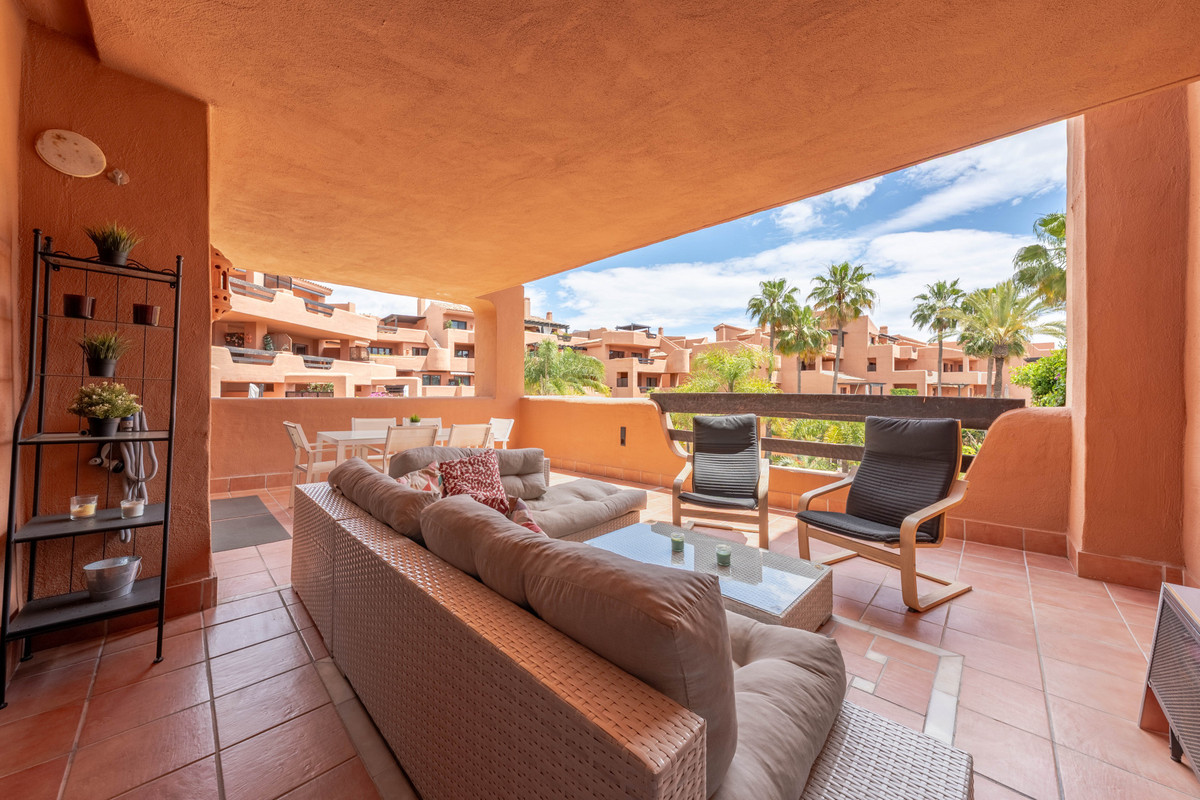 2 Bed Apartment for sale in Estepona Costa Del Sol, Málaga, Spain