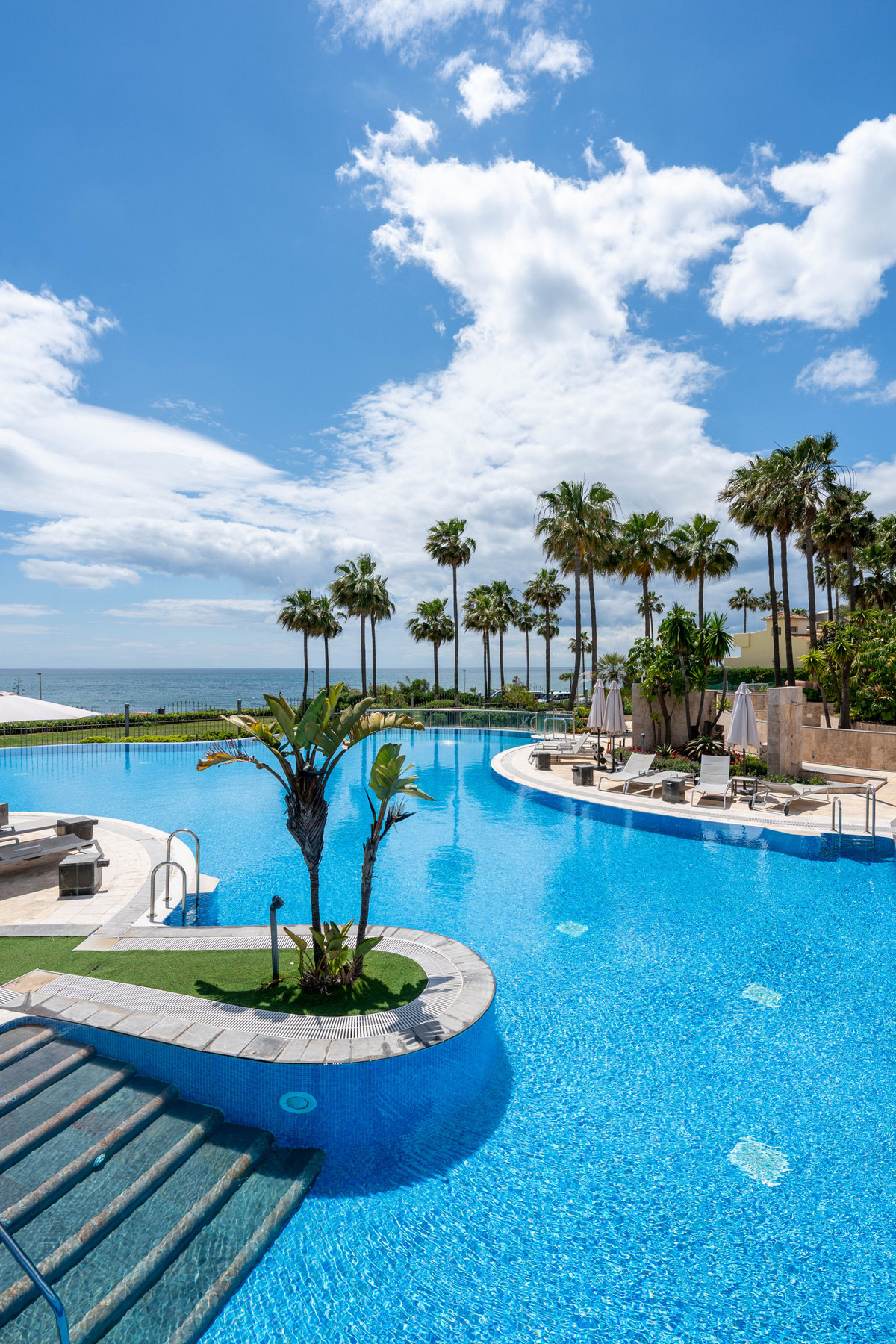 2 Bed Apartment for sale in Estepona Costa Del Sol, Málaga, Spain