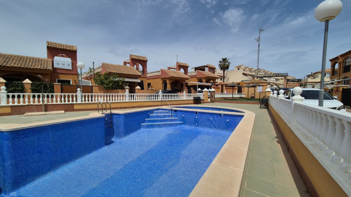 Se vende Villa - Chalet de 2 dormitorios en Costa Blanca, Alicante, España