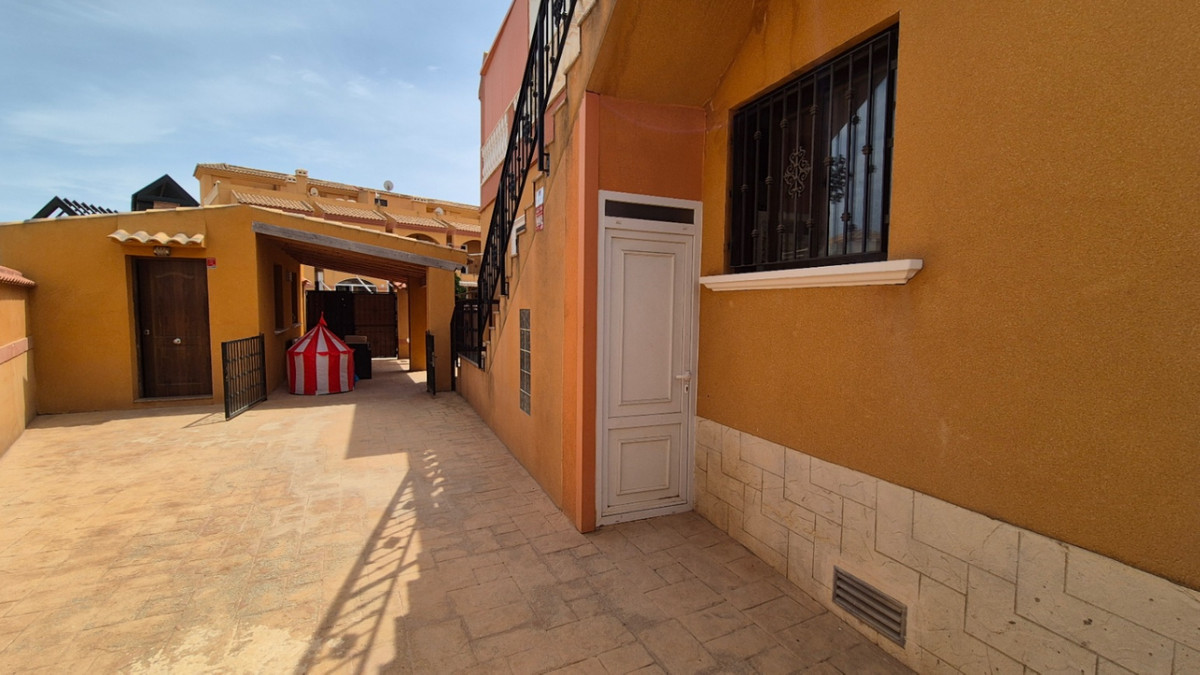 Se vende Villa - Chalet de 2 dormitorios en Costa Blanca, Alicante, España