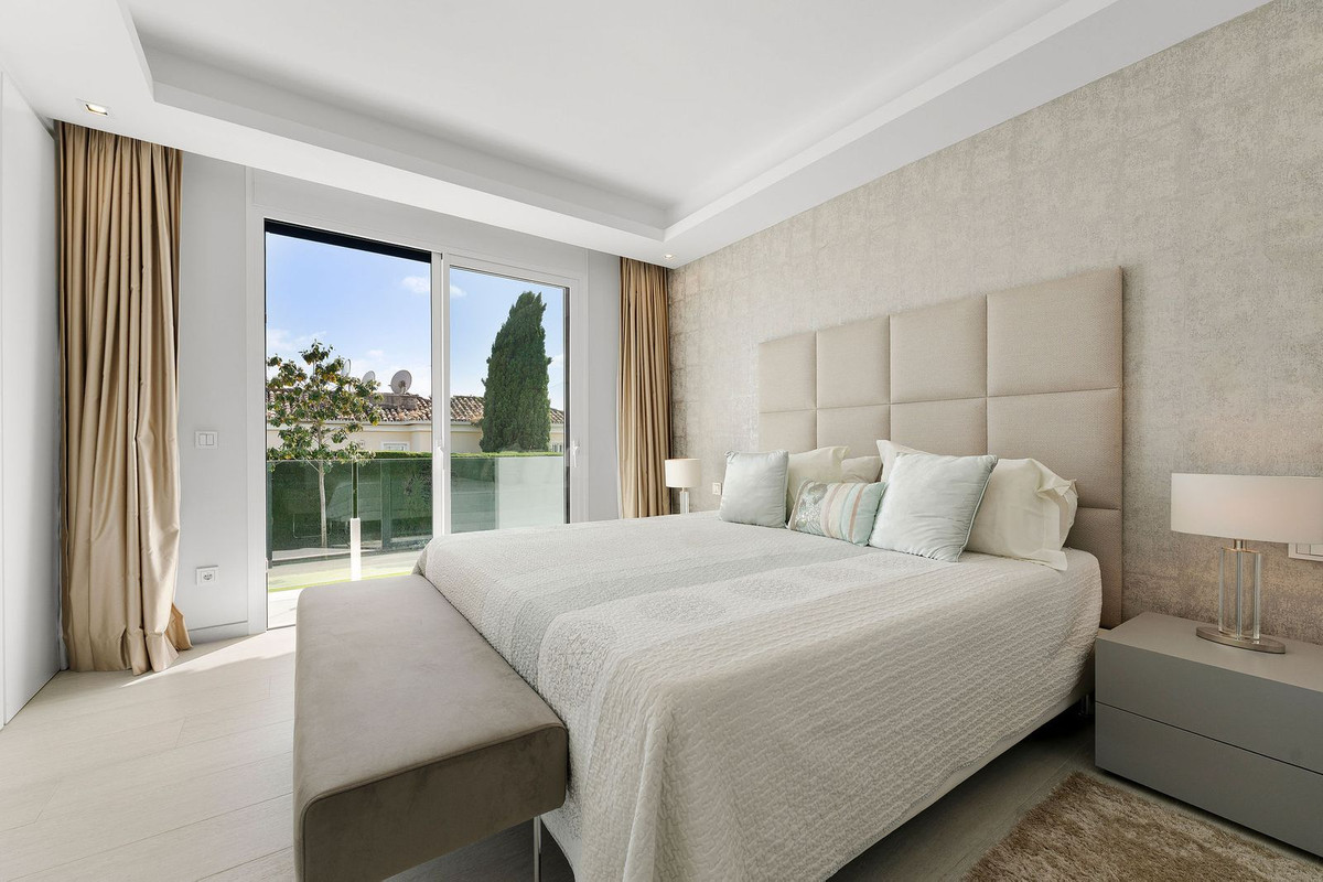 Se vende Villa - Chalet de 5 dormitorios en Costa Del Sol, Málaga, España