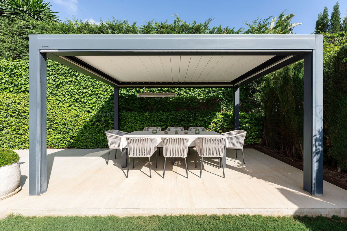 Se vende Villa - Chalet de 5 dormitorios en Costa Del Sol, Málaga, España
