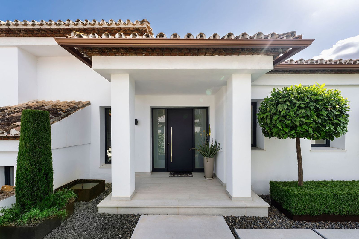 Se vende Villa - Chalet de 5 dormitorios en Costa Del Sol, Málaga, España