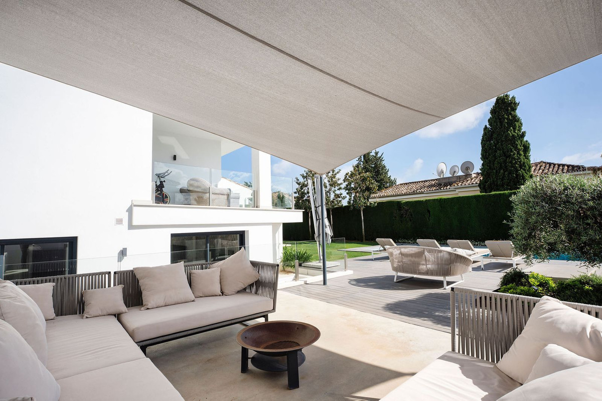 Se vende Villa - Chalet de 5 dormitorios en Costa Del Sol, Málaga, España