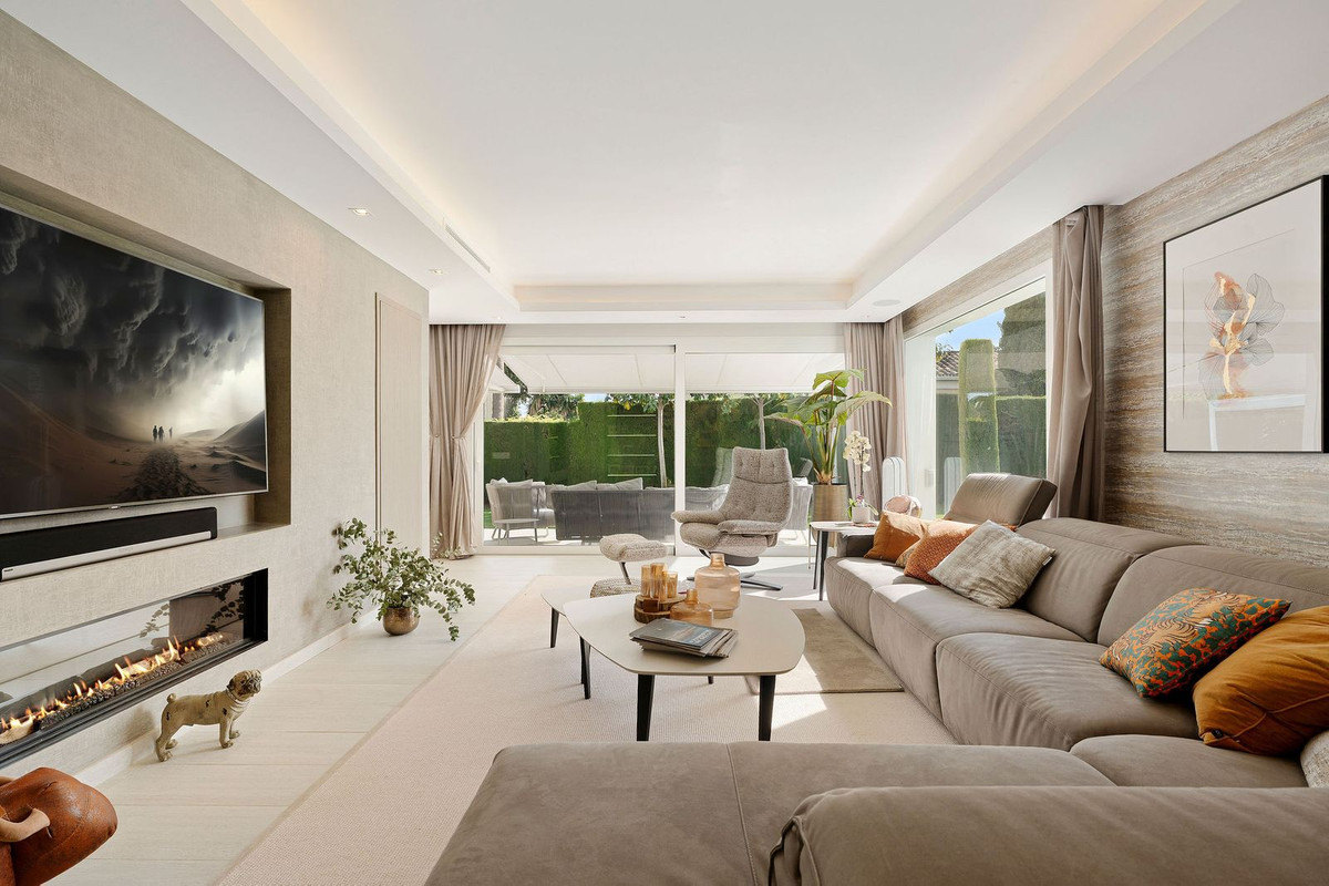 Se vende Villa - Chalet de 5 dormitorios en Costa Del Sol, Málaga, España